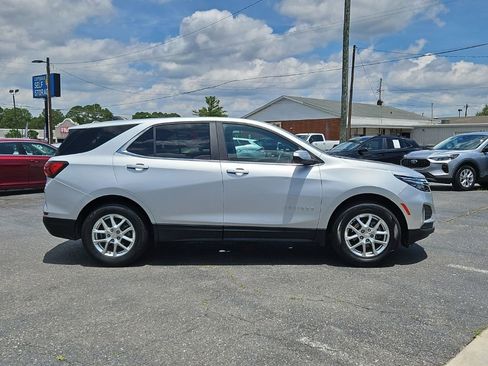 Used 2022 Chevrolet Equinox LT AWD/4WD image 8