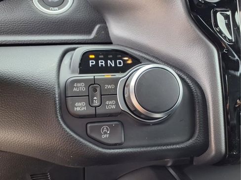 New 2026 RAM 1500 4x4 Crew Cab image 21