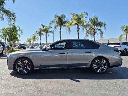 Used 2023 BMW 760i xDrive w/ Executive Package AWD/4WD image 7