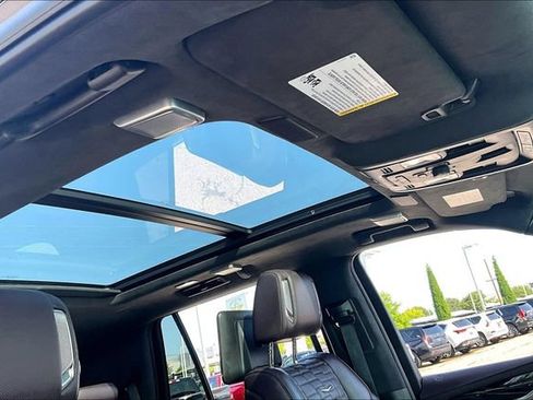 Used 2023 Cadillac Escalade V w/ LPO, ONYX Package AWD/4WD image 22