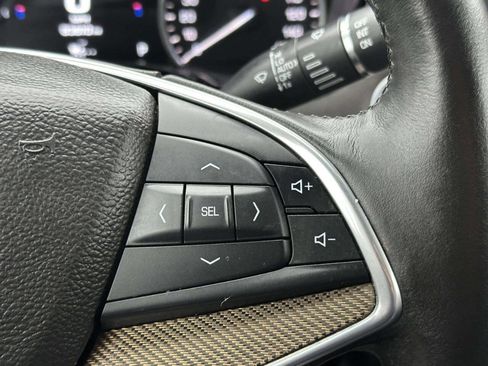 Used 2017 Cadillac XT5 Platinum w/ Driver Assist Package image 16