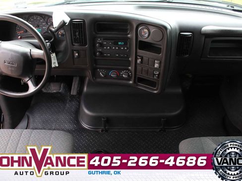 Used 2005 GMC TopKick C4500 2WD Crew Cab image 25