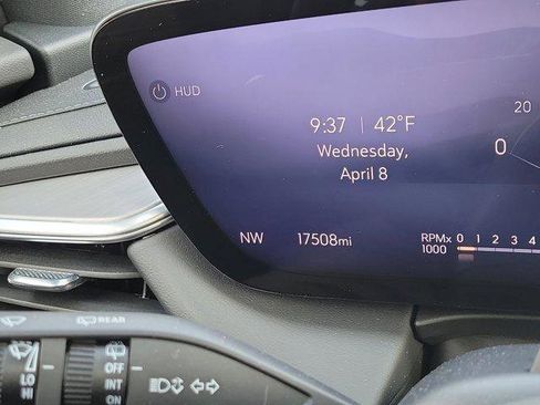 Used 2025 Buick Enclave Avenir w/ Super Cruise Package image 32