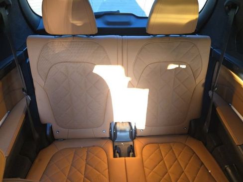 Used 2024 BMW X7 xDrive40i w/ Executive Package AWD/4WD image 10