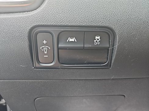 Used 2022 Kia Sorento LX FWD image 29