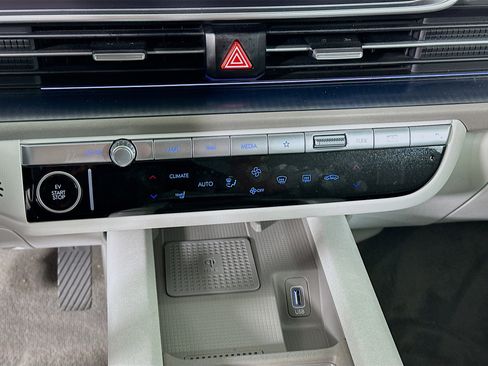 Used 2024 Hyundai Ioniq 6 SEL image 24