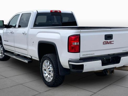 Used 2019 GMC Sierra 2500 Denali w/ Duramax Plus Package AWD/4WD image 12
