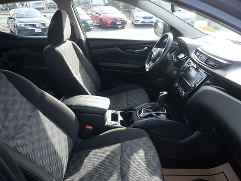 Used 2022 Nissan Rogue Sport SV image 16