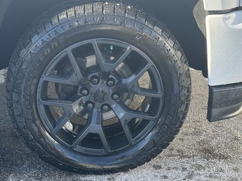 Used 2018 Chevrolet Silverado 1500 LT w/ All Star Edition image 3