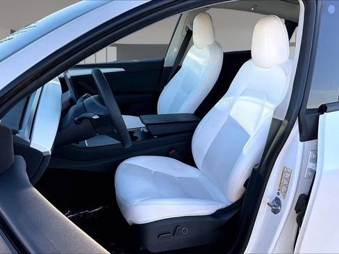 Used 2023 Tesla Model Y Long Range AWD/4WD image 19