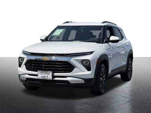 Used 2025 Chevrolet TrailBlazer LT FWD image 4