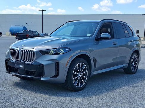 Certified 2024 BMW X5 xDrive40i w/ M Sport Package AWD/4WD image 6