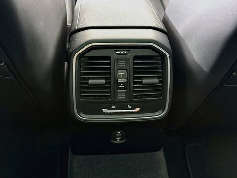 Certified 2023 Porsche Macan S AWD/4WD image 27