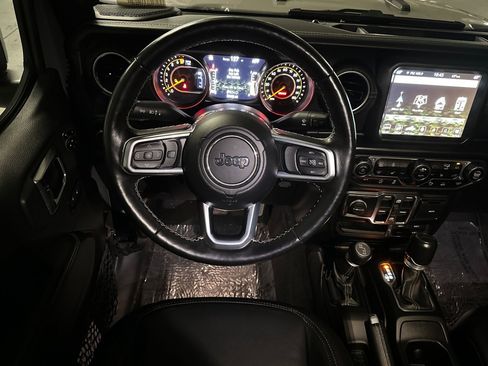 Used 2020 Jeep Gladiator Overland image 14