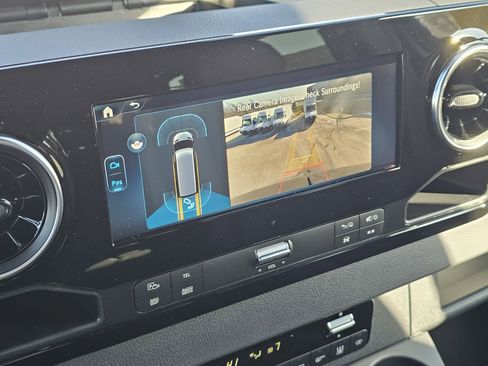 New 2025 Mercedes-Benz Sprinter 2500 image 38