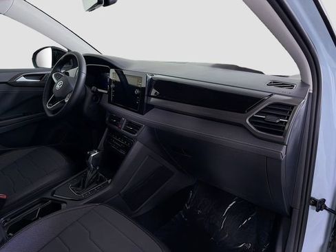 New 2026 Volkswagen Taos SE FWD image 28