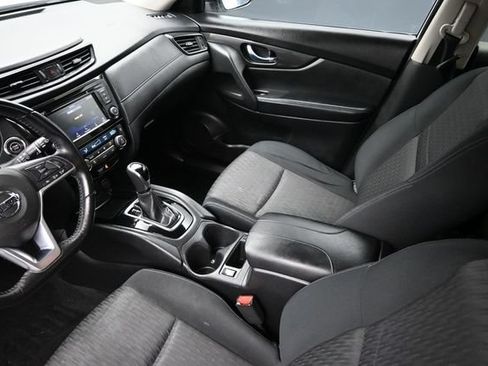 Used 2018 Nissan Rogue SV FWD image 16