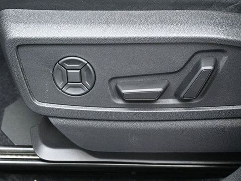 Certified 2025 Audi Q5 Premium w/ Convenience Package AWD/4WD image 10