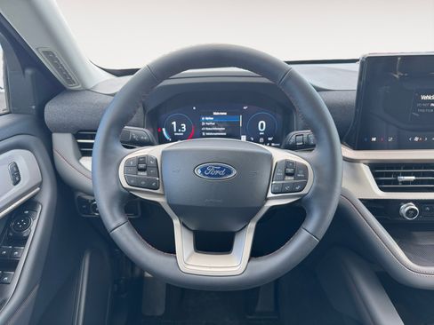 New 2025 Ford Explorer Active w/ Active Comfort Package image 15
