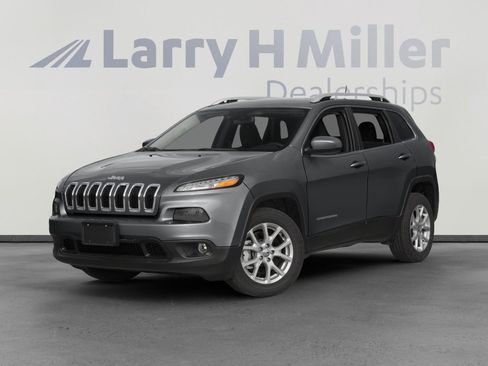 Used 2016 Jeep Cherokee Latitude w/ Safety/Convenience Group image 1