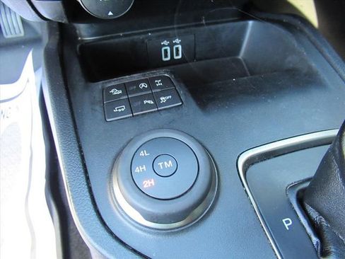 Used 2022 Ford Ranger Lariat w/ Tremor Off-Road Package AWD/4WD image 30