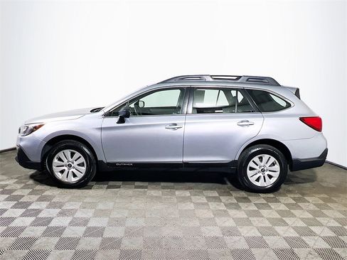 Used 2019 Subaru Outback 2.5i image 5