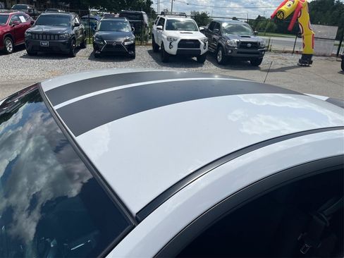 Used 2014 Ford Mustang GT RWD image 12