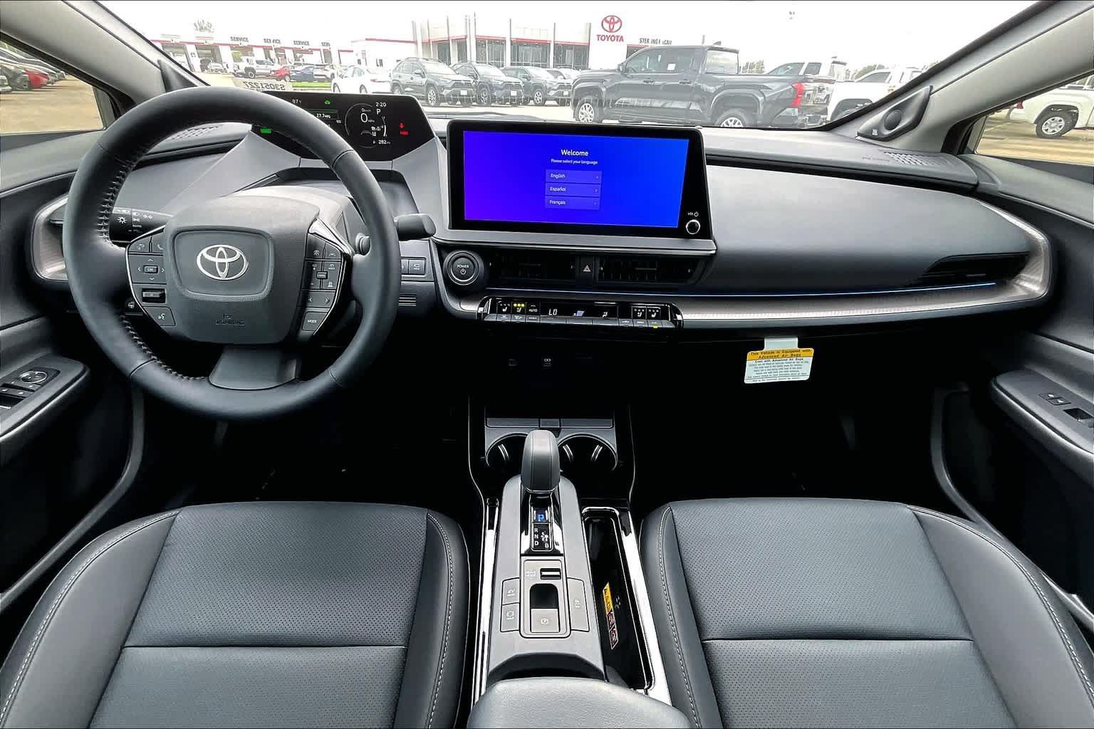 Used 2025 Toyota Prius Limited w/ Limited Premium Package FWD image 5