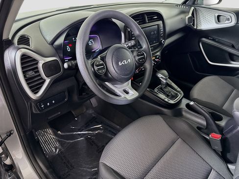Used 2025 Kia Soul LX w/ LX Technology Package image 22