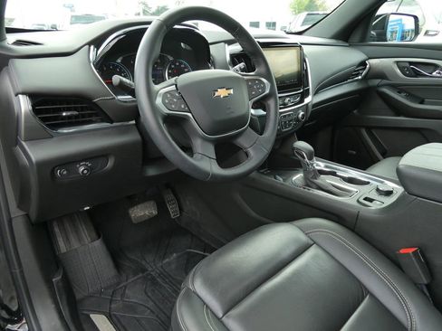 Certified 2023 Chevrolet Traverse LT w/ LT Premium Package AWD/4WD image 25
