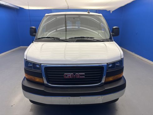 Used 2024 GMC Savana 2500 w/ Driver Convenience Package RWD image 3