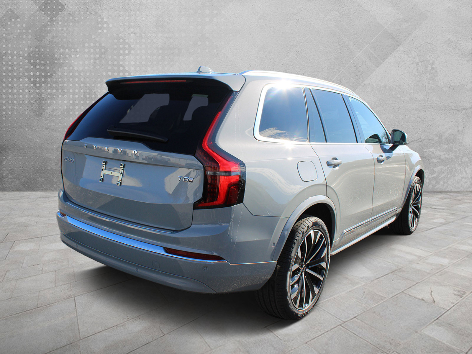 New 2026 Volvo XC90 T8 Plus w/ Protection Package Premier AWD/4WD image 4