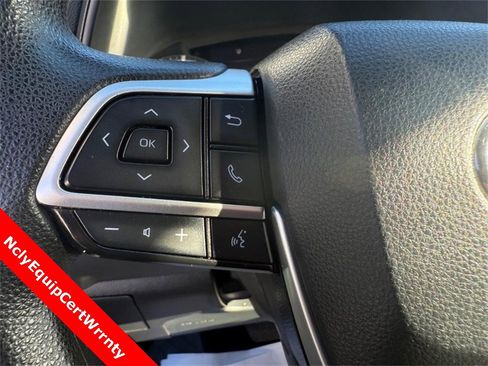 Used 2023 Toyota Highlander L image 24