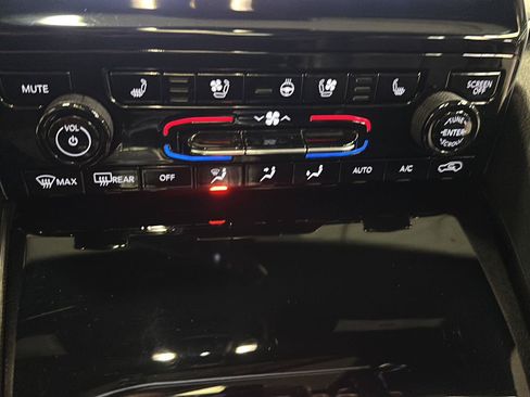 New 2024 Jeep Grand Cherokee L Limited w/ Luxury Tech Group II AWD/4WD image 24