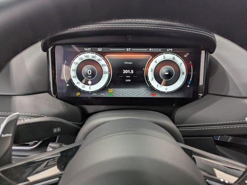 Used 2025 Aston Martin DB12 Coupe image 6