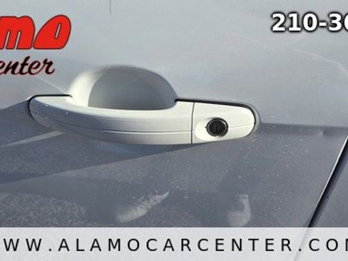 Used 2017 Ford Focus SE image 8