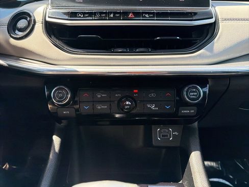 Used 2023 Jeep Compass Limited AWD/4WD image 29
