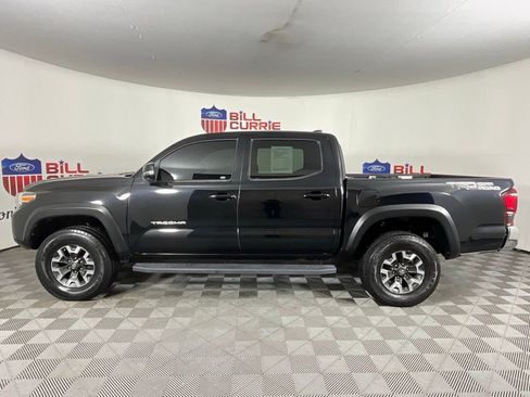 Used 2018 Toyota Tacoma TRD Off-Road RWD image 6