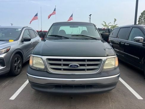 Used 2001 Ford F150 Lariat RWD image 2