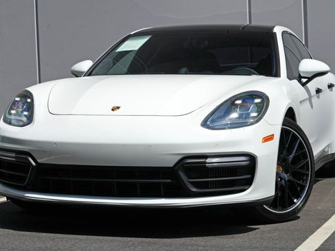 Used 2019 Porsche Panamera GTS AWD/4WD image 3