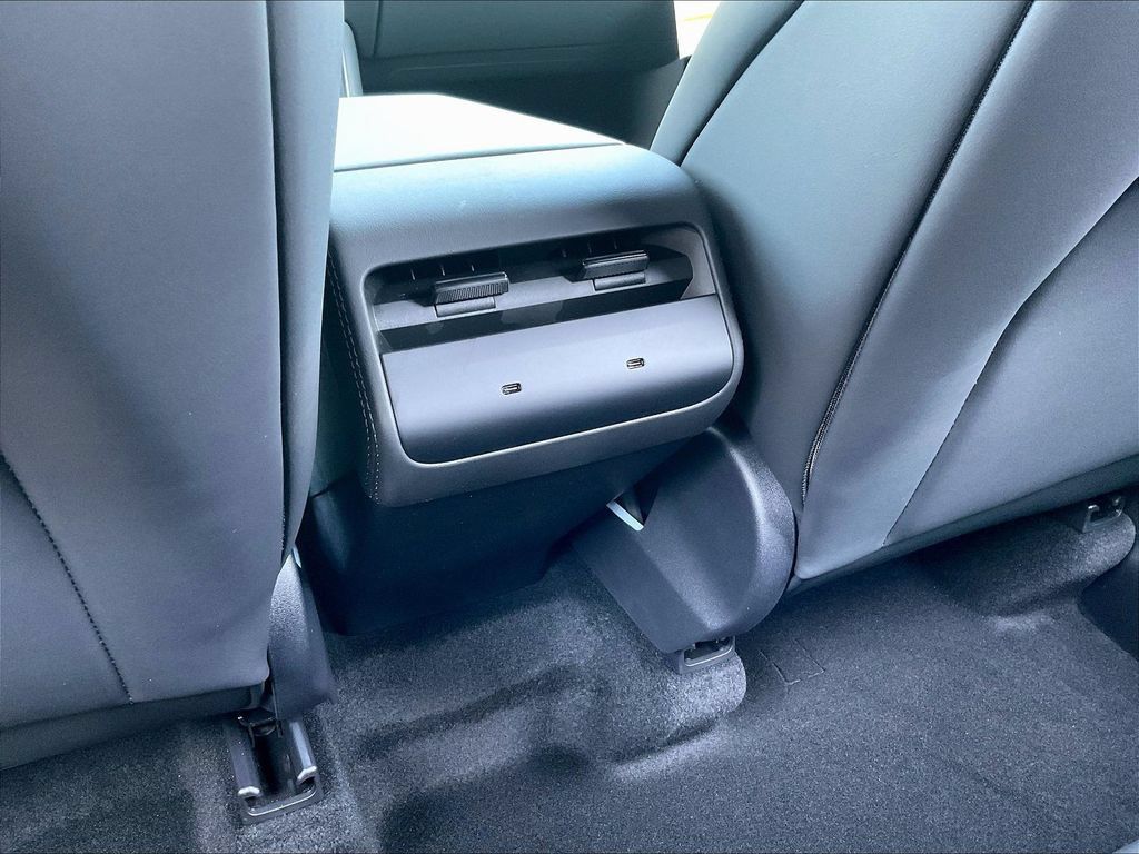 Used 2026 Tesla Model Y 2WD image 9