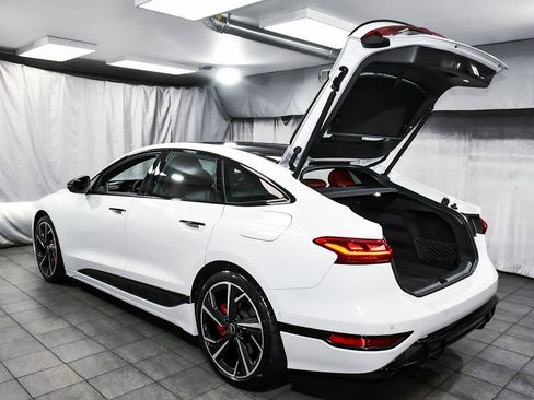 Used 2025 Audi S6 e-tron Prestige w/ 21" Black Optic Package image 74