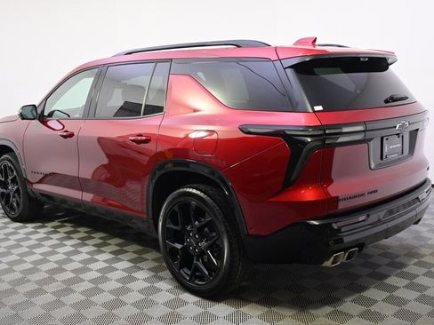 Used 2024 Chevrolet Traverse RS image 3
