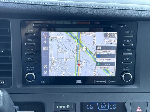 Used 2019 Toyota Sienna Limited Premium w/ Carpet Mat Package AWD/4WD image 17