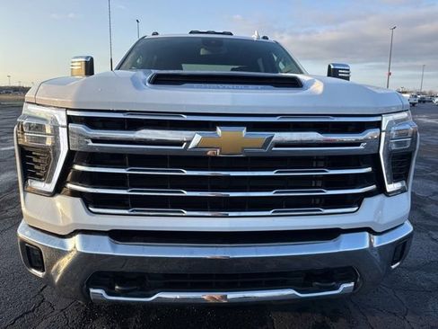 Used 2025 Chevrolet Silverado 2500 LTZ w/ LTZ Convenience Package image 2