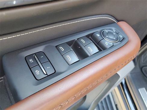 Used 2024 GMC Yukon Denali Ultimate image 9