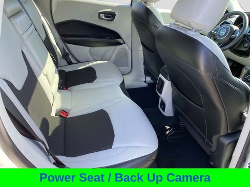 Certified 2018 Jeep Compass Latitude image 23