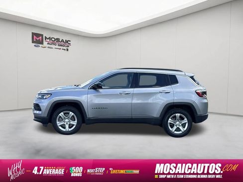 Used 2024 Jeep Compass Latitude AWD/4WD image 4