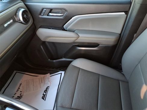 Certified 2024 Chevrolet Colorado ZR2 w/ ZR2 Convenience Package III image 24