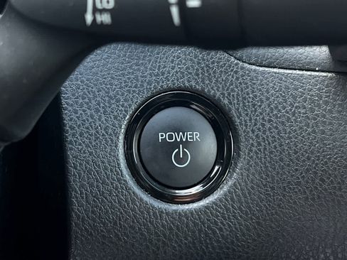 Used 2025 Toyota Camry SE image 23